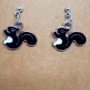 ‼️B2G1 Black Squirrel Earrings, New